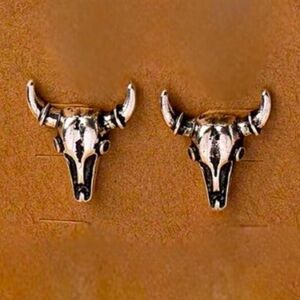 Southwest Style Antique Silver Boho Cattle Bull Head Earrings